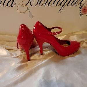 City Classified maryjane style heel